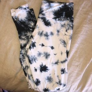 NIKE black and white tie dye leggings